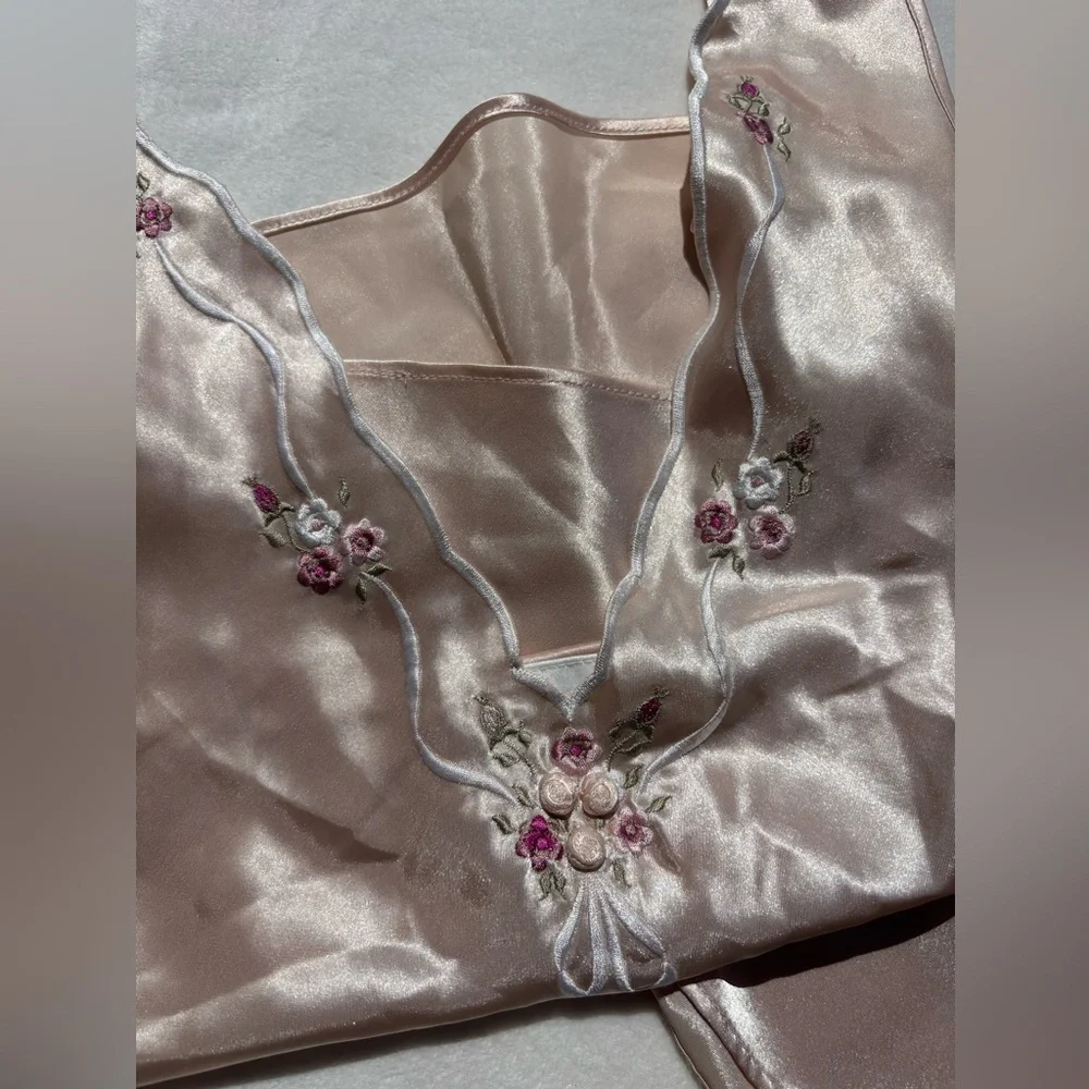 Vintage Silky Embroidered Satin Sleep Set - Light Blush - Picture 3 of 9